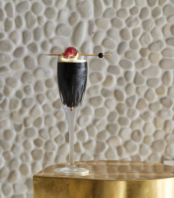 Dining & Bar